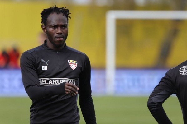 Футбол.  "Шахтер" — "Гомель". Справедливо ли судья назначил пенальти, который принес горнякам победу?
  