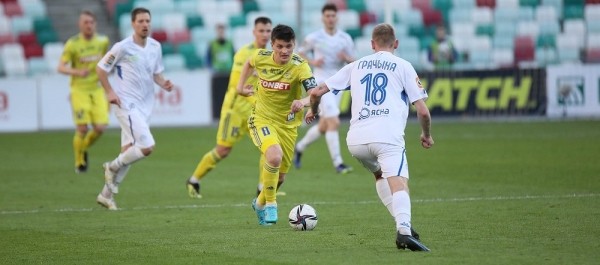 Футбол.  Станислав Драгун: такое ощущение, что с каждым матчем болельщиков БАТЭ становится все больше и больше
&nbsp;