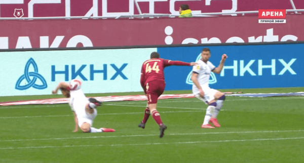 Лисакович отметил гол селфи с партнерами по «Рубину» – а на 103-й минуте оформил команде Слуцкого вылет из РПЛ, не забив пенальти Чичкану 