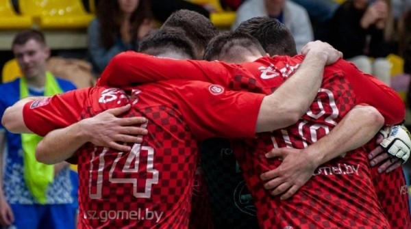 ВРЗ и "Столица" вышли в полуфинал чемпионата Беларуси по мини-футболу ВРЗ и "Столица" вышли в полуфинал чемпионата Беларуси по мини-футболу