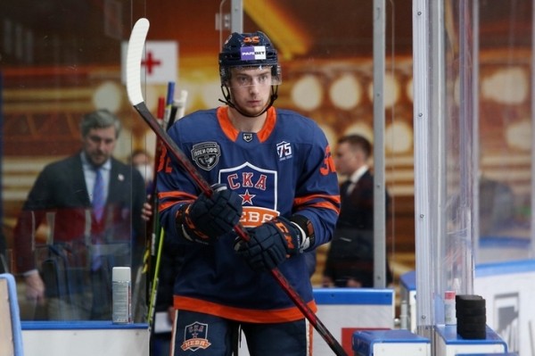 Хоккей. Александр Скоренов перешел в московское "Динамо"
Хоккей. Александр Скоренов перешел в московское "Динамо"