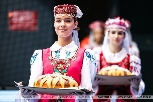 ФОТОФАКТ: Финальный этап соревнований по гандболу "Стремительный мяч" стартовал в Бресте