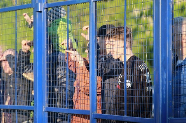 Глеб стаяў у праходзе, бо не хапіла месца, будучы спонсар закахаўся ў клуб, у фанатаў былі свае разборкі. Помніце, як «Крумкачы» раскаталі «Дынама» 4:1?