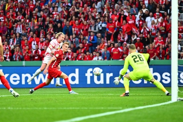 РБ Лейпцыг з першым трафеем