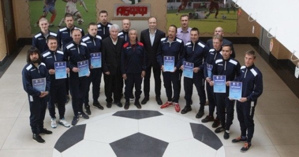 Ударная (и порой угарная) пятилетка Малофеева: после разговора с Лукашенко вел тренеров к духовности, находил провидение Путина, объяснял, зачем обниматься с деревьями Ударная (и порой угарная) пятилетка Малофеева: после разговора с Лукашенко вел тренеров к духовности, находил провидение Путина, объяснял, зачем обниматься с деревьями