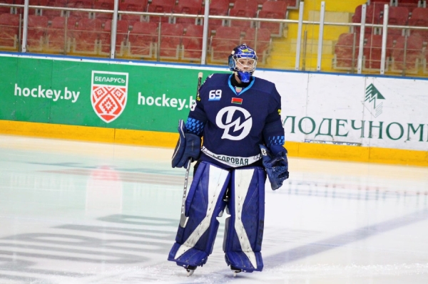 Хоккей.  Михаил Карнаухов проведет следующий сезон в "Немане"
 