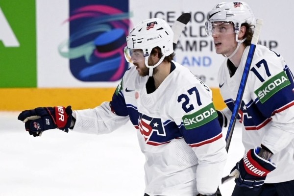 На ЧМ по хоккею сын беларуса набирает очки за сборную США в каждом матче, а ведь недавно от него избавлялись клубы НХЛ, зарплата упала в 5 раз