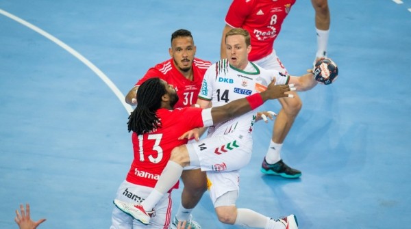 Лиссабонская "Бенфика" в первый раз завоевала европейский гандбольный трофей