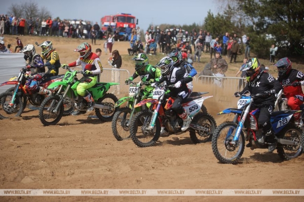 ФОТОФАКТ: Первенство и чемпионат Беларуси по мотокроссу прошли в Лиде