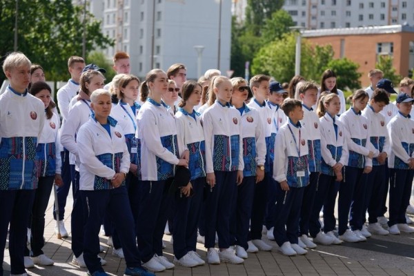 "Вы будете народными дипломатами". Виктор Лукашенко напутствовал юных белорусских атлетов на международный форум