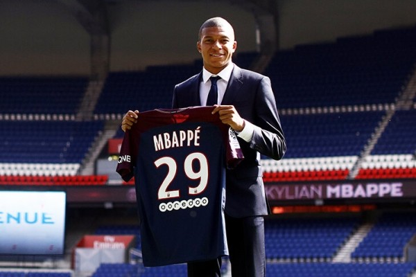 «Сити» заплатил около 50 млн окружению Холанда. Столько не получали даже агенты Неймара и Мбаппе