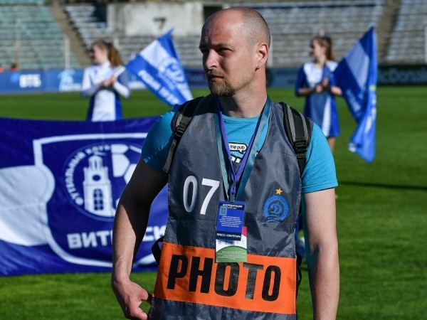 В футбольном Витебске – 5-я смерть за последних 4 года. На сей раз вдруг скончалась 22-летняя девушка – несмотря на это, директор клуба велел ехать на матч В футбольном Витебске – 5-я смерть за последних 4 года. На сей раз вдруг скончалась 22-летняя девушка – несмотря на это, директор клуба велел ехать на матч