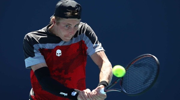Белорус Илья Ивашко уступил в 1/4 финала теннисного турнира в Женеве