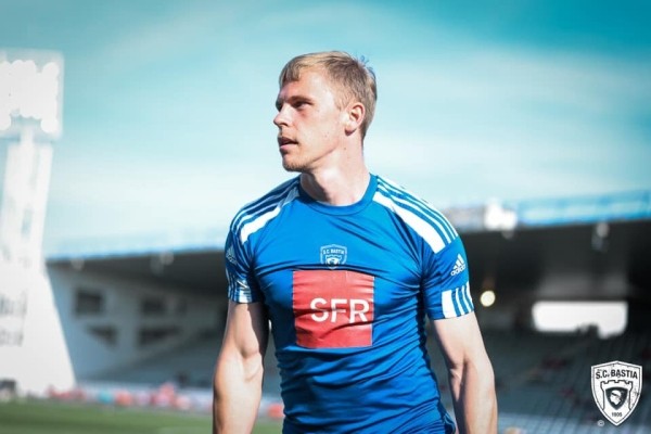 Возможно, Золотов сыграл первый и последний матч во Франции – дебютировал в заключительном туре и помог финишировать на три места выше Возможно, Золотов сыграл первый и последний матч во Франции – дебютировал в заключительном туре и помог финишировать на три места выше