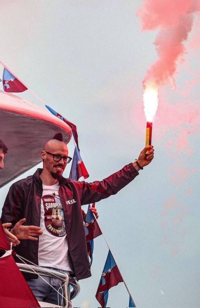 🛳Кажется, морских чемпионских парадов еще не было. Смотрите, как празднует Трабзон