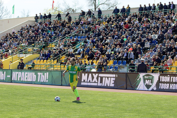 ГосТВ впервые показало матч Д2 – а он все равно сделал рекорд по зрителям с 2014-го: кто-то из них забрал 300 рублей, за хозяев играли экс-сборник и совладельцы клуба