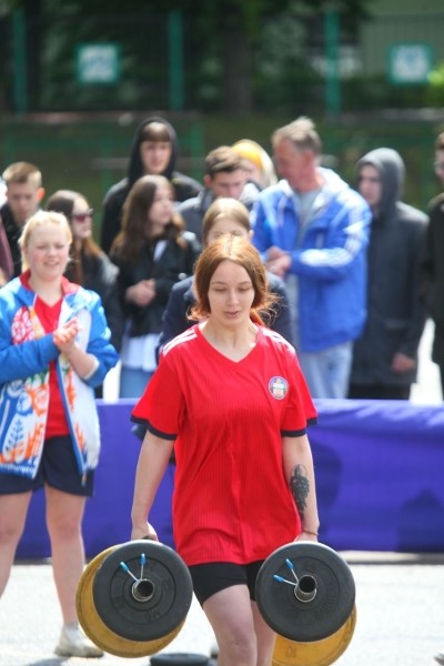 Поднятие бревна и "прогулка фермера". В Минске прошел открытый кубок STRONGMAN STUDENT Поднятие бревна и "прогулка фермера". В Минске прошел открытый кубок STRONGMAN STUDENT