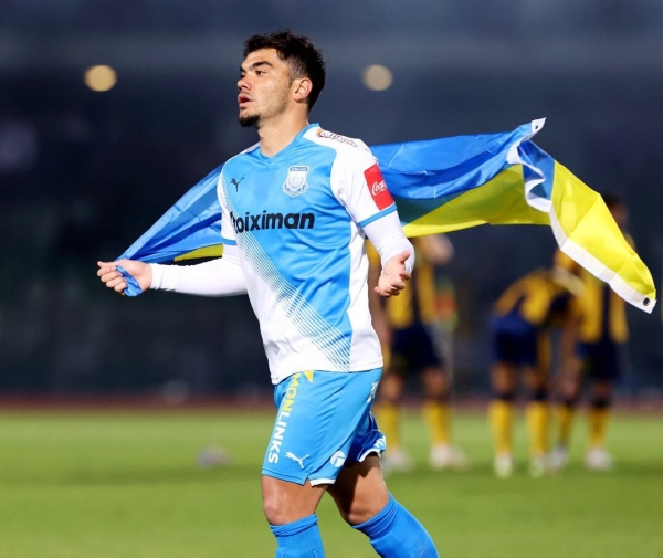 Чемпион Беларуси и друг Милевского близок к тому, чтобы взять титул на Кипре. Но думает он не только о футболе – на Родине происходят страшные вещи