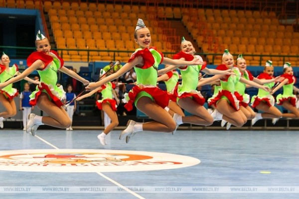 ФОТОФАКТ: Финальный этап соревнований по гандболу "Стремительный мяч" стартовал в Бресте