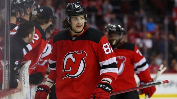 Хоккей.  Никита Охотюк: Егор Шарангович встретил меня, помог. Перед моей первой игрой мы поужинали, пообщались
 