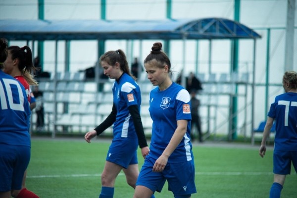 В футбольном Витебске – 5-я смерть за последних 4 года. На сей раз вдруг скончалась 22-летняя девушка – несмотря на это, директор клуба велел ехать на матч В футбольном Витебске – 5-я смерть за последних 4 года. На сей раз вдруг скончалась 22-летняя девушка – несмотря на это, директор клуба велел ехать на матч