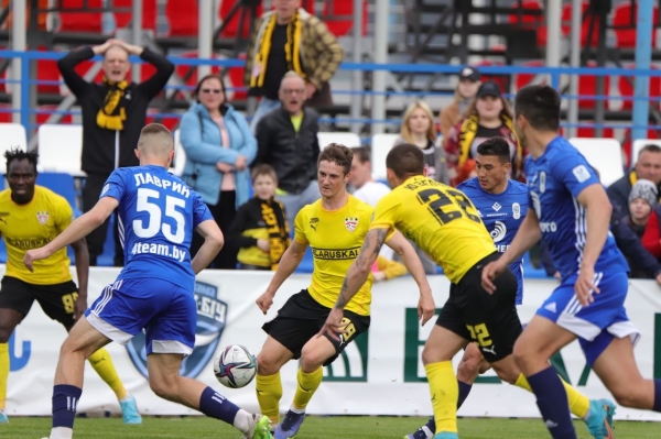 Футбол. Лидеры идут без потерь, брестское "Динамо" — ко дну. Полная картина 7-го тура высшей лиги
Футбол. Лидеры идут без потерь, брестское "Динамо" — ко дну. Полная картина 7-го тура высшей лиги