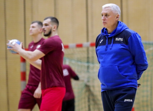 Имеет немецкое гражданство, молчит о репрессиях в Беларуси и войне в Украине. Как относиться к Юрию Шевцов, который 12 лет рулит сборной по гандболу Имеет немецкое гражданство, молчит о репрессиях в Беларуси и войне в Украине. Как относиться к Юрию Шевцов, который 12 лет рулит сборной по гандболу