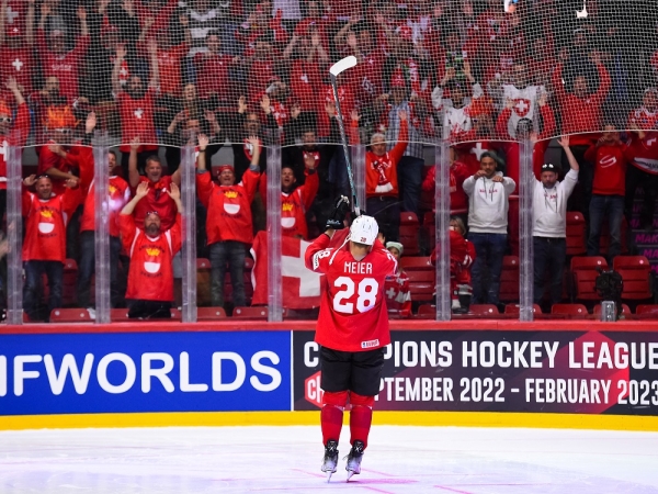 Хоккей.  ЧМ-2022. Швеция — Канада, Швейцария — США и еще две пары 1/4 финала
 