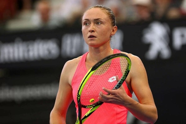 Теннис.  Александра Саснович в трех сетах обыграла чемпионку "US Open" Эмму Радукану и вышла в третий круг "Ролан Гаррос"
 