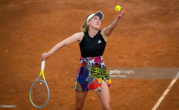 Теннис.  На стадии 1/8 финала на турнире ВТА в Страсбуре Александра Саснович в трех сетах уступила Анжелике Кербер
 