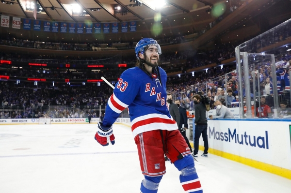 Хоккей. Кубок Стэнли. "Рейнджерс" в овертайме одолели "Питтсбург" и шагнули во второй раунд, "Флорида" прошла "Даллас"
Хоккей. Кубок Стэнли. "Рейнджерс" в овертайме одолели "Питтсбург" и шагнули во второй раунд, "Флорида" прошла "Даллас"