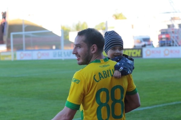 Футбол.  Савицкий оформил дубль, но "Неман" без Ковалевича не смог удержать победу над "Белшиной"
 