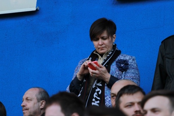 Глеб стаяў у праходзе, бо не хапіла месца, будучы спонсар закахаўся ў клуб, у фанатаў былі свае разборкі. Помніце, як «Крумкачы» раскаталі «Дынама» 4:1?