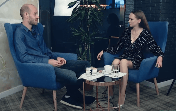 Горячие календари, выпуски на беларусском и нежелание отношений с футболистом перед тем, как выйти за футболиста. Как Кристина Козел стала локальной звездой