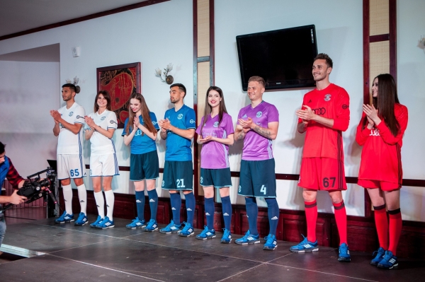 Клубы в Беларуси забили на презентацию новой формы перед сезоном-2022, да и меняли ее не многие &ndash; даже у БАТЭ старый комплект