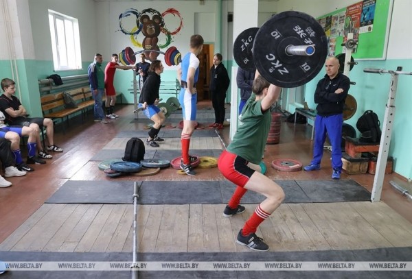 ФОТОФАКТ: Олимпийские дни молодежи по тяжелой атлетике проходят в Гомеле
