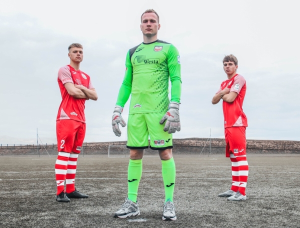 Клубы в Беларуси забили на презентацию новой формы перед сезоном-2022, да и меняли ее не многие &ndash; даже у БАТЭ старый комплект