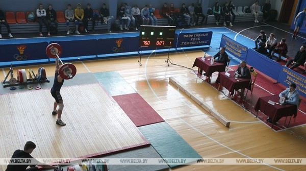 ФОТОФАКТ: Олимпийские дни молодежи по тяжелой атлетике проходят в Гомеле