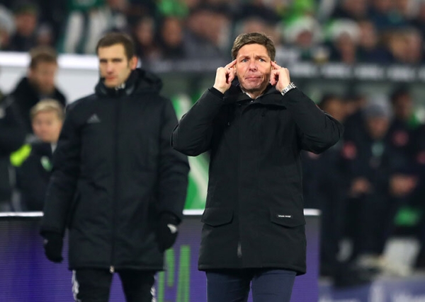 «Удары головой спасли мне жизнь». Тренер «Айнтрахта» вырос без отца, получил бизнес-образование и пережил кровоизлияние в мозг