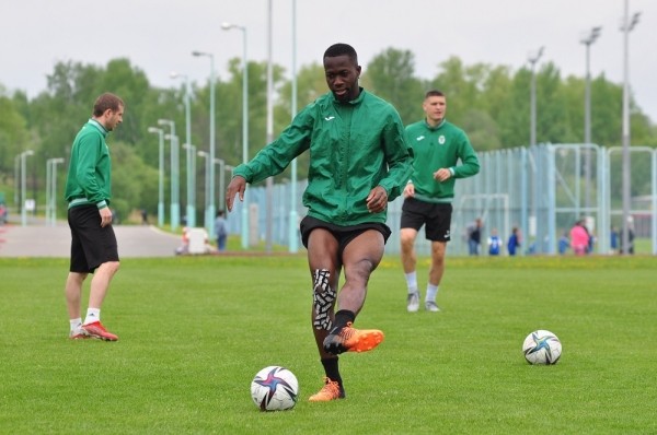 Футбол.  20 лет назад "Гомель" обыграл БАТЭ в финале Кубка Беларуси. Сегодня команды вновь поспорят за трофей
  