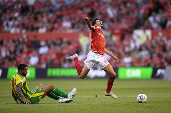 Легендарный «Ноттингем Форест» вернулся в АПЛ спустя 23 года. Ох, сколько же всего вытерпели фанаты 