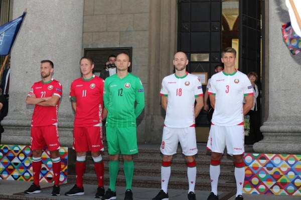 Сборная Беларуси не интересует производителей экипировки и новую одежку получает только с помощью УЕФА – а вот как дела у Латвии, Литвы и Эстонии (да уж) Сборная Беларуси не интересует производителей экипировки и новую одежку получает только с помощью УЕФА – а вот как дела у Латвии, Литвы и Эстонии (да уж)