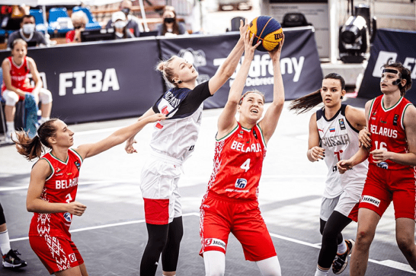 Спустя три месяца войны белбаскет все же слегка наказали (даже без женской сборной) – федерация родила эпичное письмо о «внутренней совести» и «вирусе ненависти»