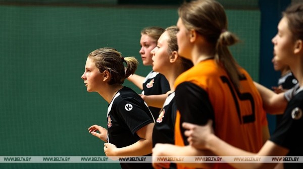 ФОТОФАКТ: Финальный этап соревнований по гандболу "Стремительный мяч" стартовал в Бресте