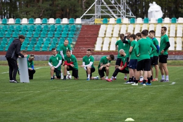 Футбол. Тренерский штаб "Макслайна" подал в отставку, исполнять обязанности главного тренера будет директор клуба
Футбол. Тренерский штаб "Макслайна" подал в отставку, исполнять обязанности главного тренера будет директор клуба
