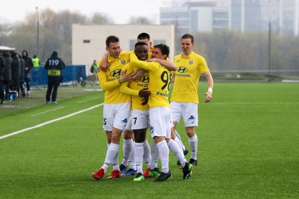 Футбол.  "Минск" уступил "Ислочи". "Волки" прервали серию "горожан" из трех побед подряд
  