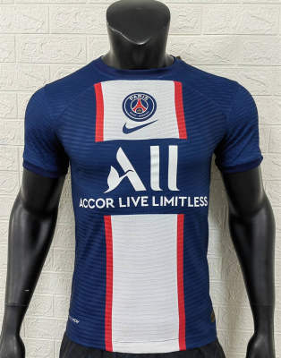 Новые формы топ-клубов: «Реал» удивляет шрифтом, «МЮ» возвращает воротник эпохи Кантона