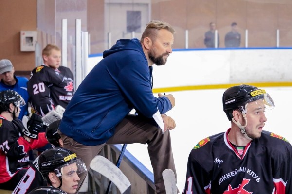 «Люди сами себя закопали, а Богдановичу посоветую на ночь пить зеленый чай». Тренер – о новых санкциях против беларусского хоккея