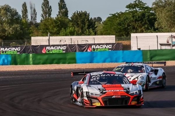 Akkodis ASP – Team WRT, лік 1:1. Абмен ўдарамі на этапе серыі GT World Challenge Europe на трасе Маньі-Кур