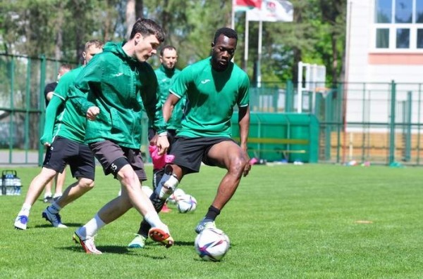 Футбол. БАТЭ — "Гомель": в субботу, 21 мая, пройдет финальный матч Parimatch-Кубка Беларуси
Футбол. БАТЭ — "Гомель": в субботу, 21 мая, пройдет финальный матч Parimatch-Кубка Беларуси